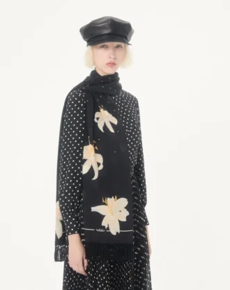 Apres L’Hiver Lilium silkeskjerf