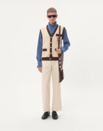 Bomullspoplin-skjorte med plastron og volanger