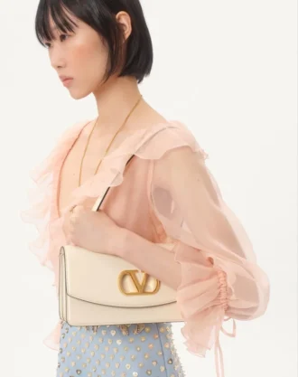 Brodert kort kjole i crepe couture