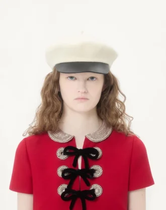 Brodert kort kjole i crepe couture