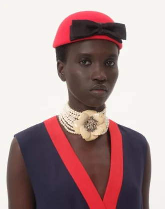 Fleur Lumineuse halskjede i metall, emalje, perler og stoff