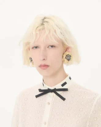 Fleur Lumineuse ørering i metall, emalje og stoff