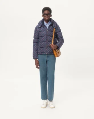 Nylonjakke med hette og Cherryfic-trykk