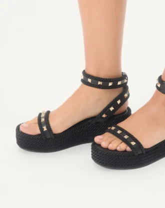 Rockstud Flatform Sandal i kalveskinn 45 mm