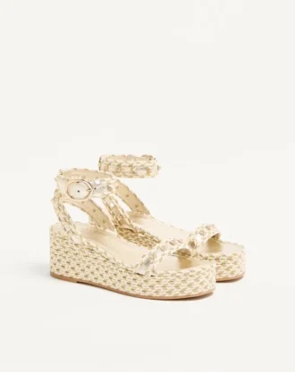 Rockstud Flatform Sandal i laminert nappaskinn 45 mm