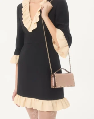 Rockstud lommebok i laminert kornet kalveskinn med kjede