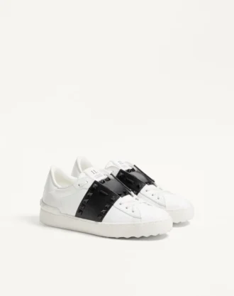 Rockstud Untitled Sneaker i kalveskinn med tonale nitter