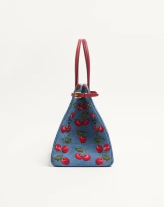 Valentino Garavani Antibes medium shoppingbag i denim med Cherryfic-broderi