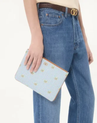 Valentino Garavani VLogo Signature-veske i kornet kalveskinn med Le Chat de la Maison-trykk