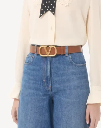 Vendbart Vlogo Signature-belte i blank kalveskinn 40 mm