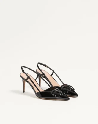 vlogo signature slingback pumps i lakkskinn 80 mm 2 330x417 - VLogo Signature slingback-pumps i lakkskinn 80 mm